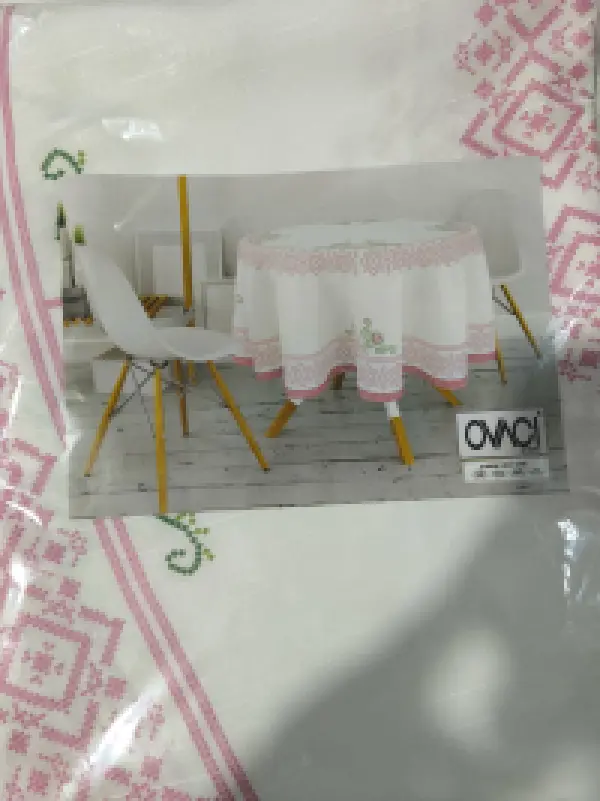 Gardenya Ekru Antika Desenli Masa Örtüsü (150X150) ( YUVARLAK MASA ÖRTÜSÜ ) PEMBE ÇİÇEK