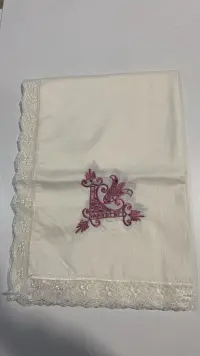 Ekru Antika Desenli ( PUDRA GÜPÜRLÜ ) Masa Örtüsü 160X220 cm.