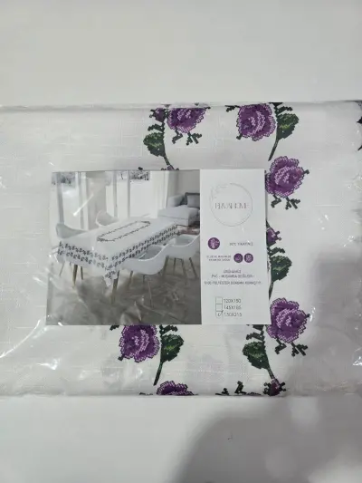 Masa Örtüsü Çift Sıra Gül Kanaviçe Desen (Mor) ( 150x215 )